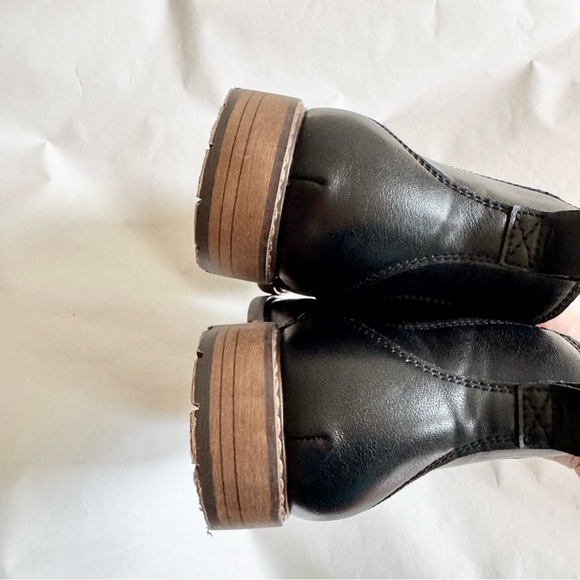 Madden NYC Black Chelsea Ankle Boots Faux Leather Lug Sole Side Zip Men's sz 9.5 - Picture 6 of 7